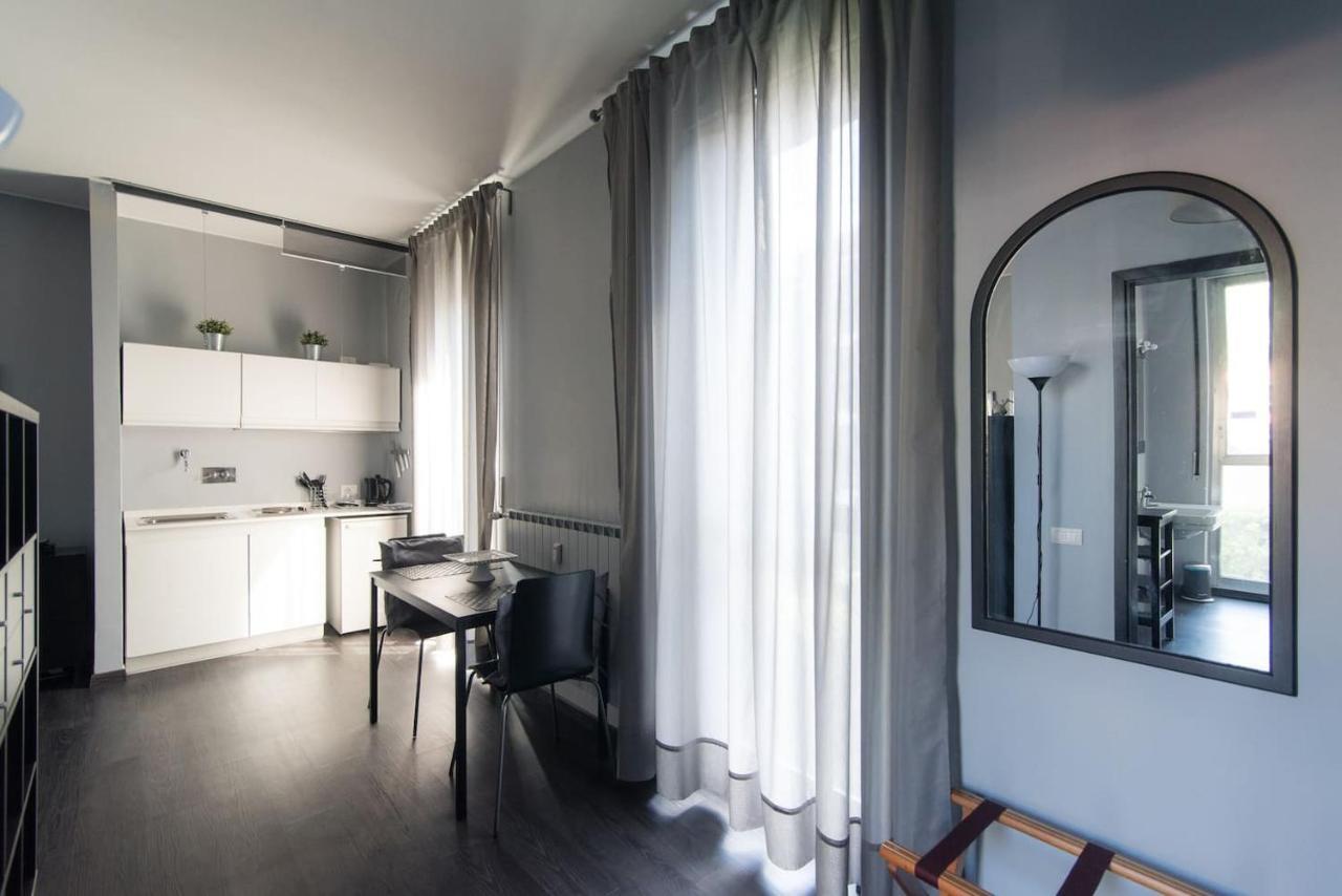 Via Mentana 32 - The House Of Travelers Appartement Como Buitenkant foto
